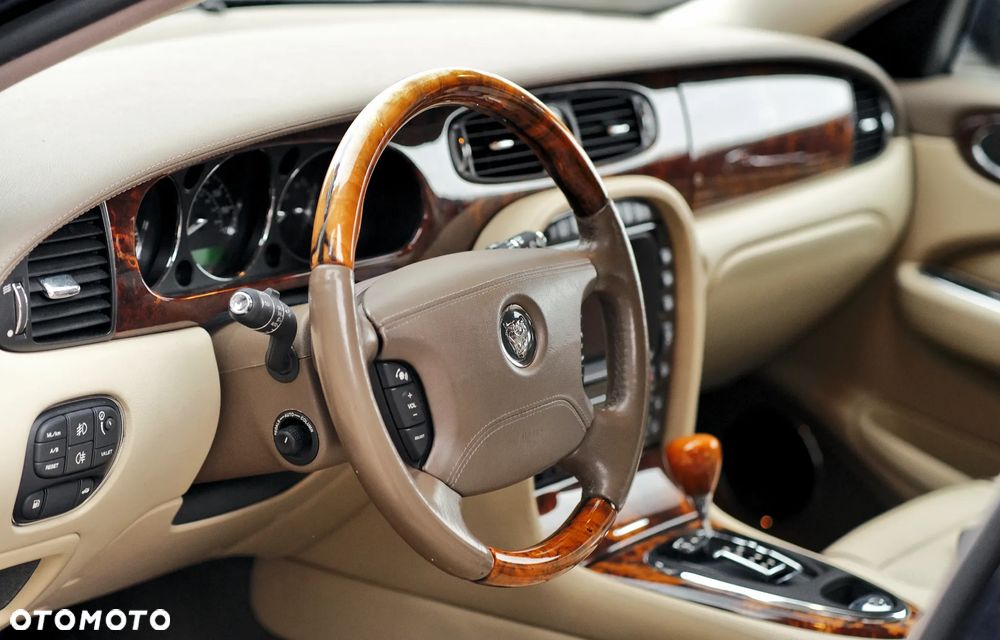 Jaguar XJ XJ8 4.2 LWB High - 25