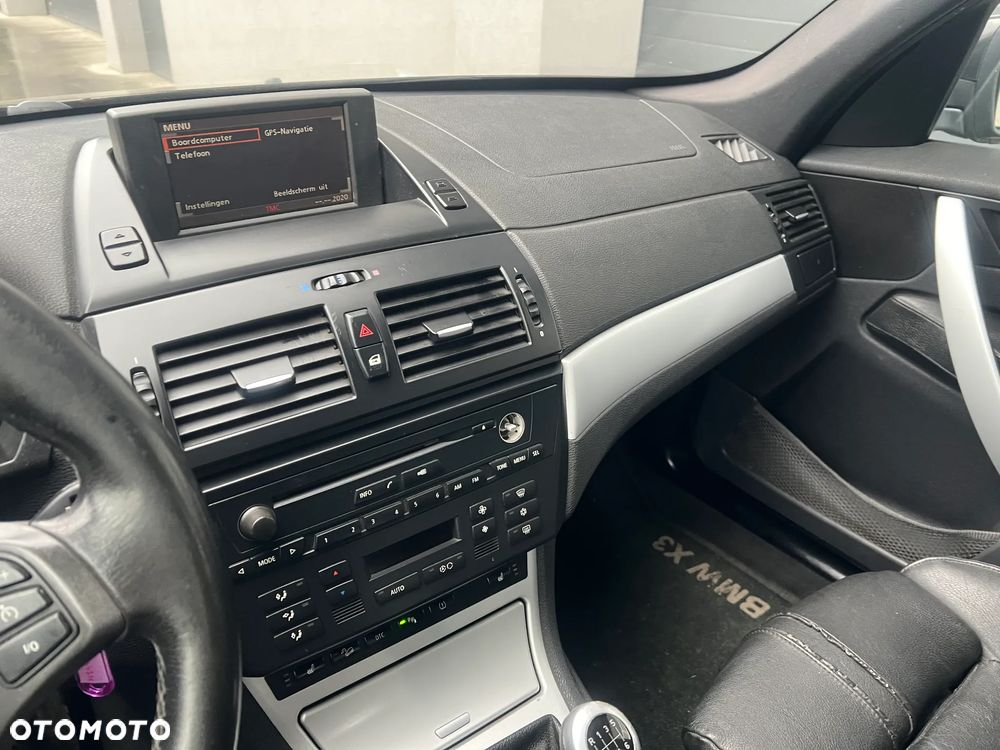 BMW X3 sDrive18d - 11