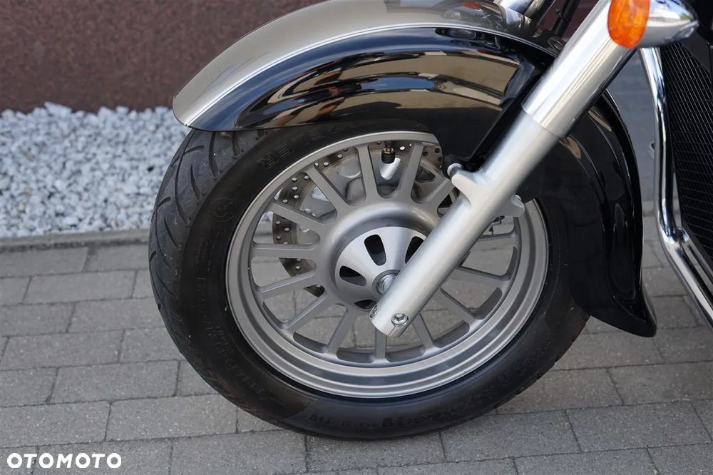 Suzuki VL 800 Volusia - Boulevard C50 - 30