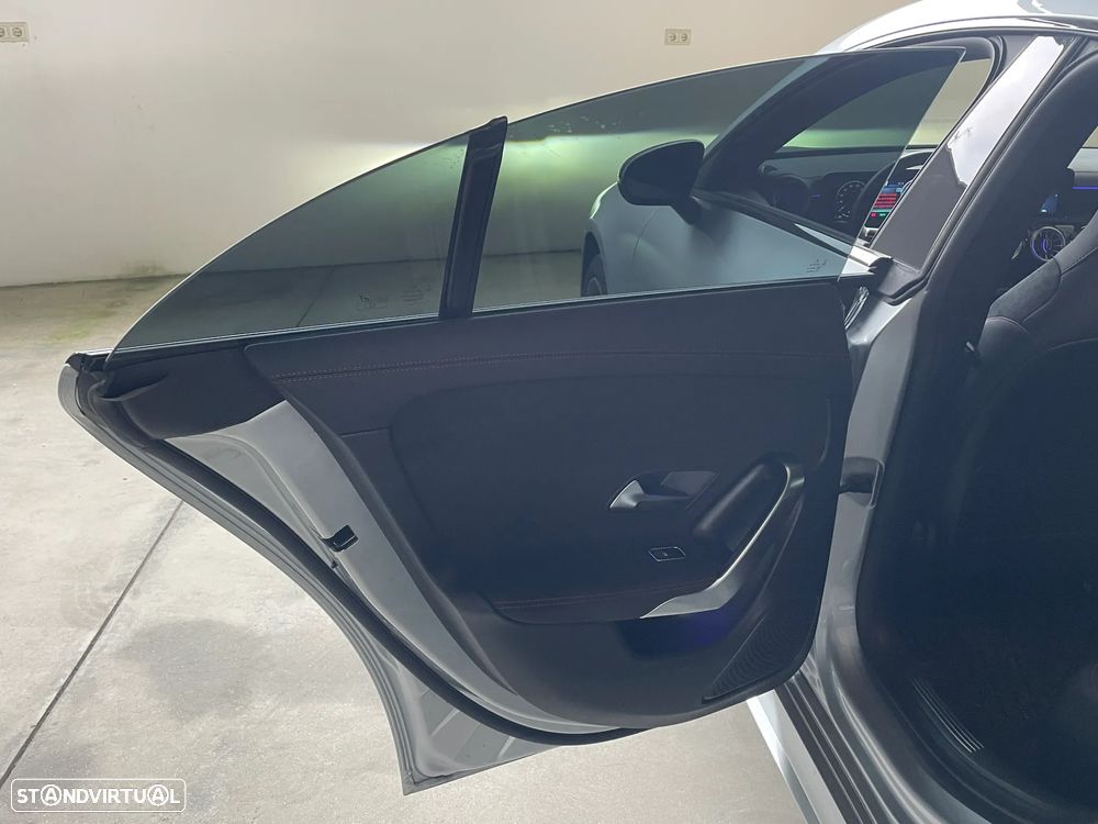 Mercedes-Benz CLA 250 e AMG Line - 13