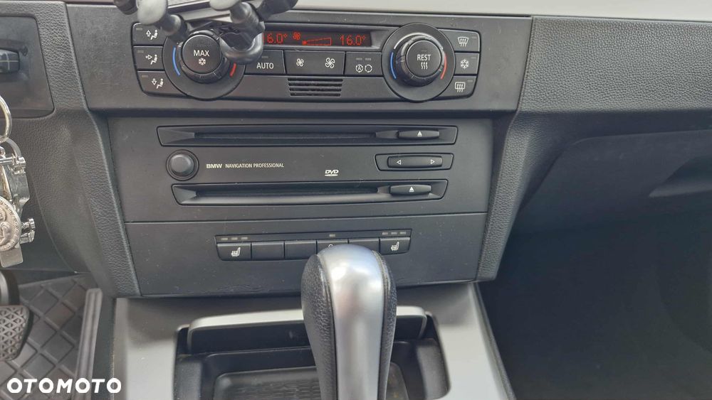 BMW Seria 3 325xi - 17