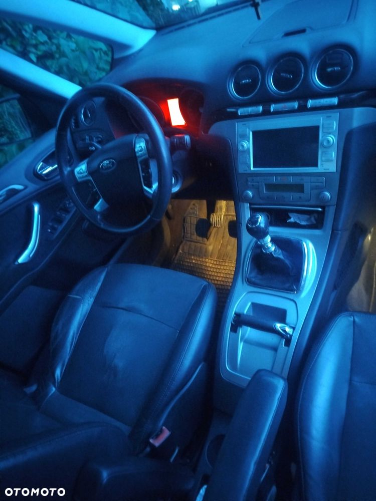 Ford Galaxy - 4