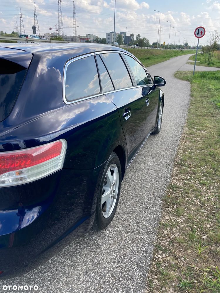 Toyota Avensis 1.8 Sol plus NAVI - 6