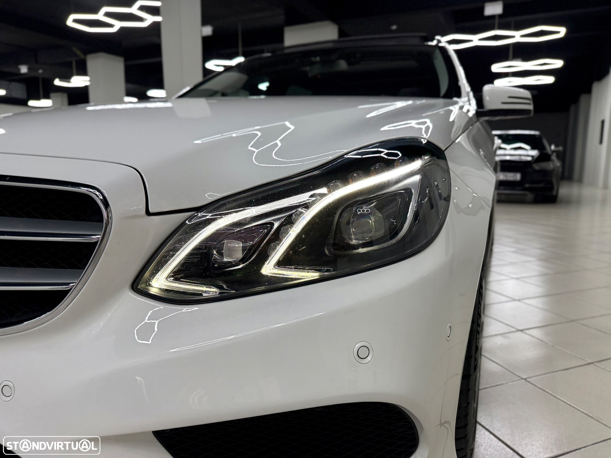 Mercedes-Benz E 300 Bluetec Hybrid Avantgarde - 3