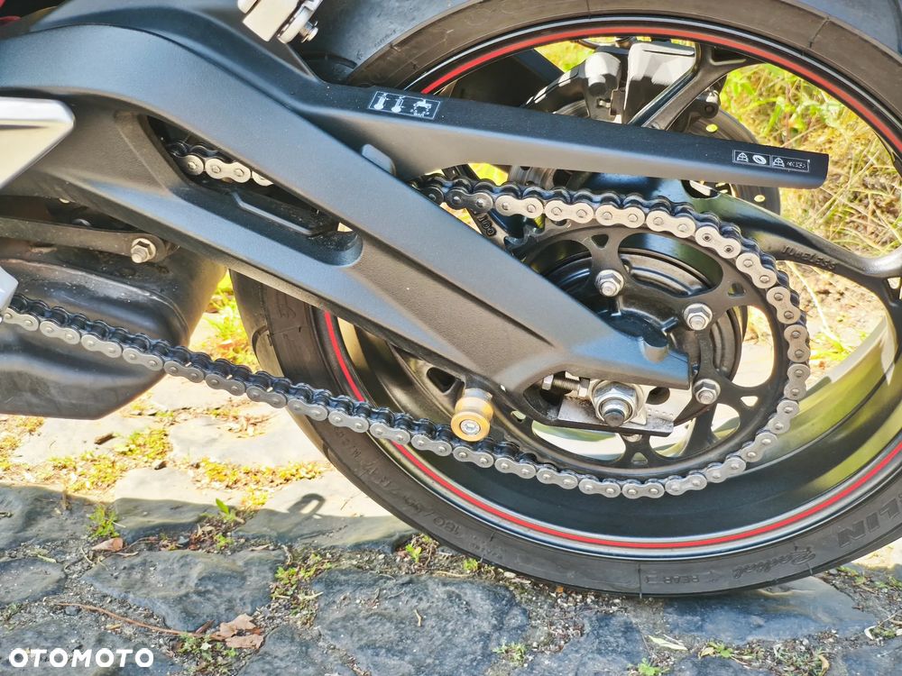Triumph Street Triple - 12