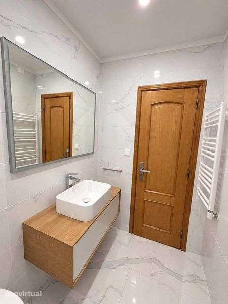 Apartamento T3 Santo António dos Cavaleiros - Grande imagem: 4/12