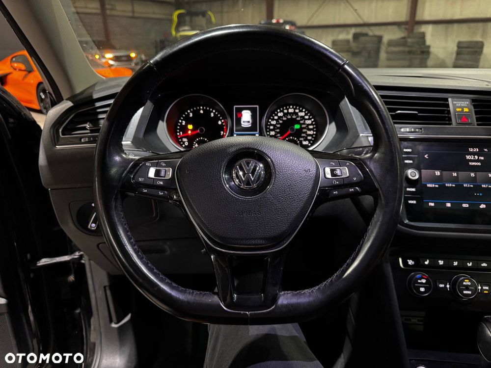 Volkswagen Tiguan - 13