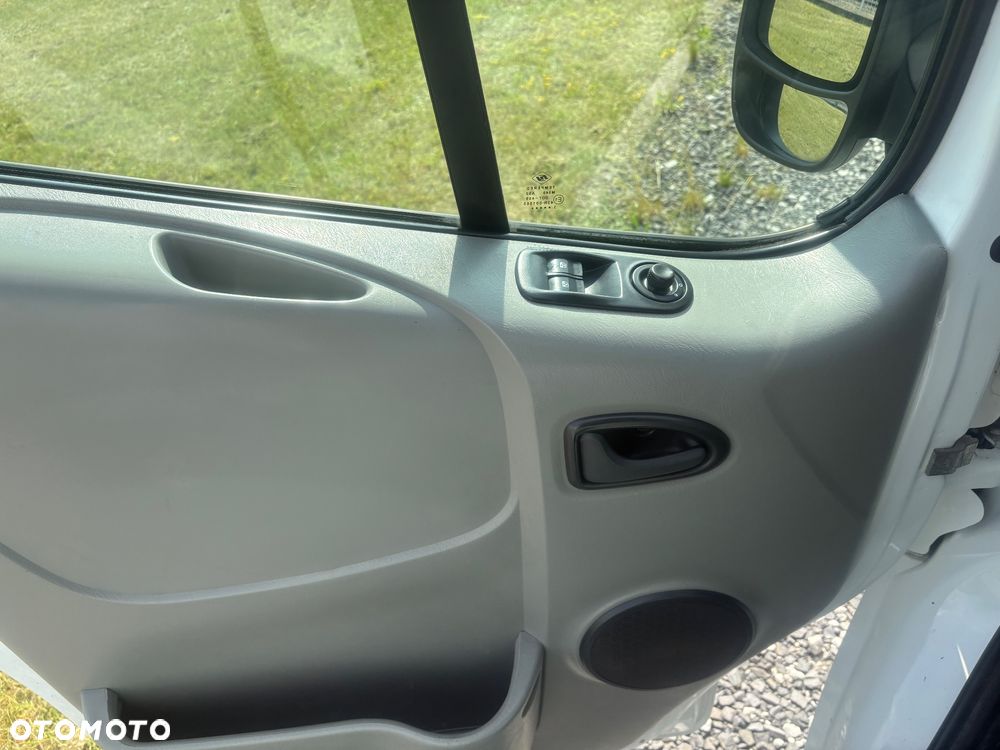 Opel Vivaro - 22