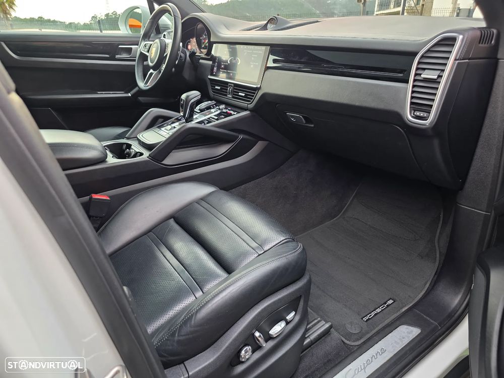 Porsche Cayenne Coupé E-Hybrid Tiptronic S Platinum Edition - 33