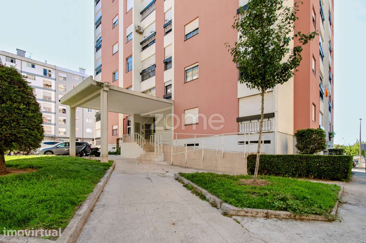 APARTAMENTO T3 RENOVADO - MAXIMINOS - Grande imagem: 2/15