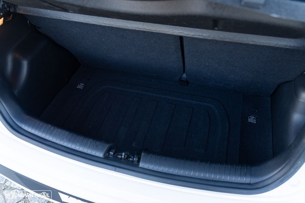 Hyundai i10 1.2 YES! Silver - 10