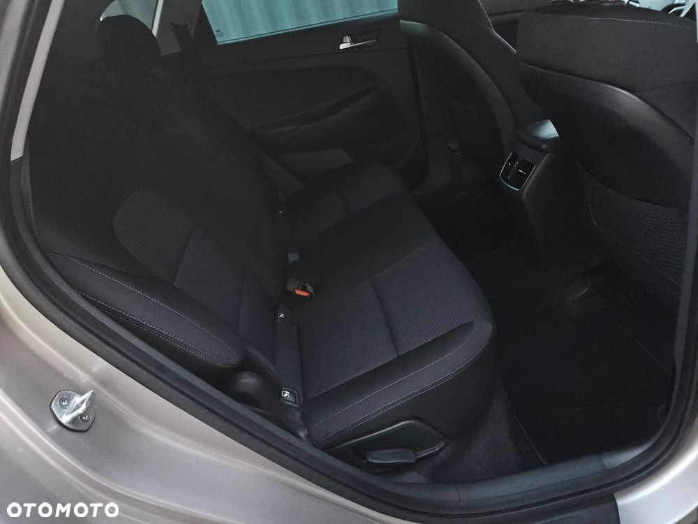 Hyundai Tucson 1.7 CRDI BlueDrive Comfort 2WD - 24