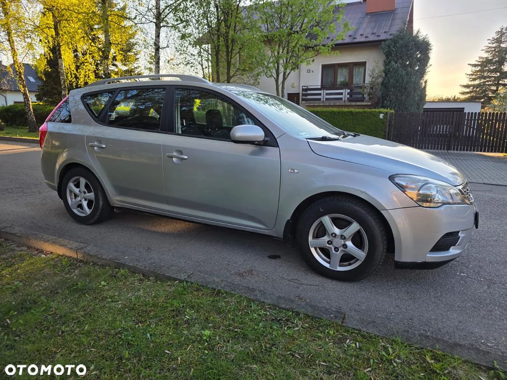 Kia Ceed 1.6 CRDi 90 Vision - 9