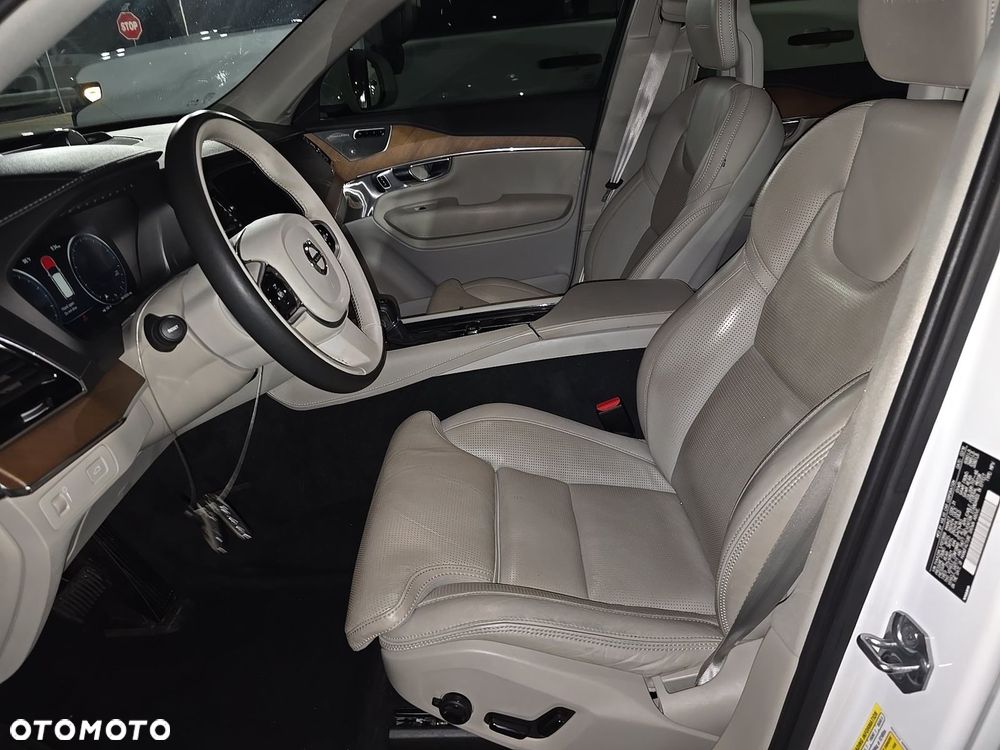 Volvo XC 90 - 13
