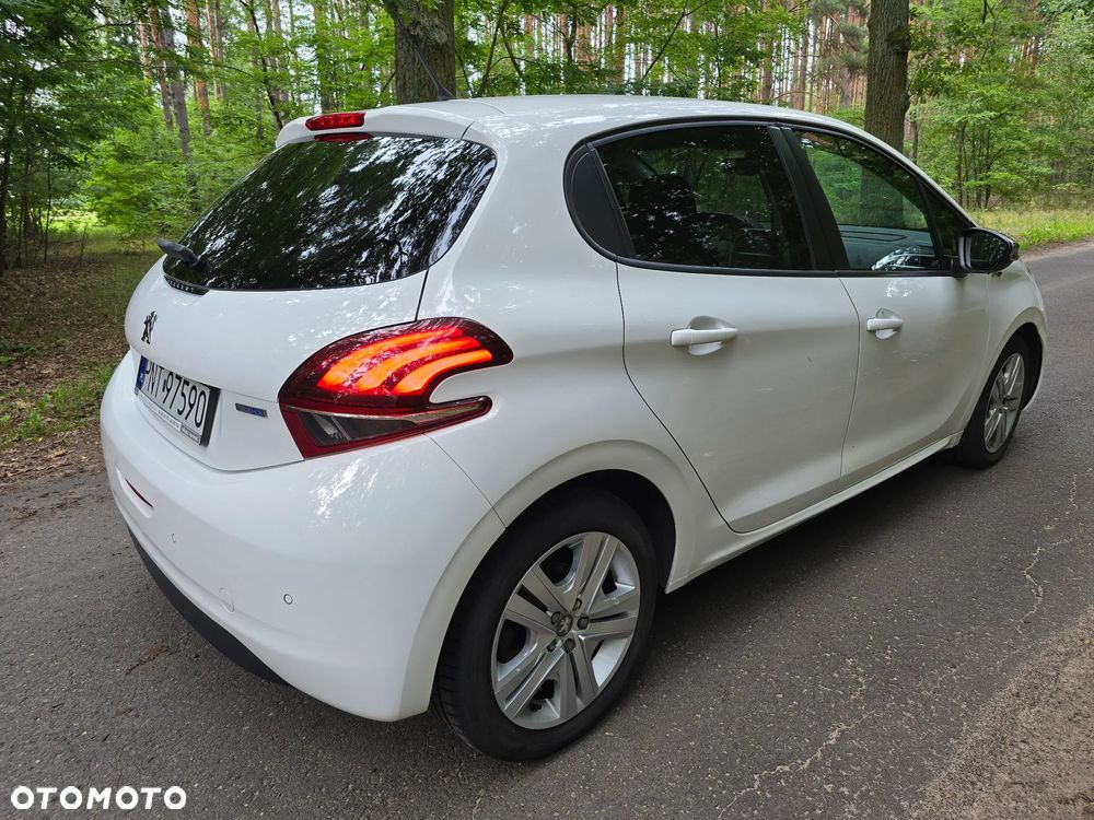 Peugeot 208 - 3