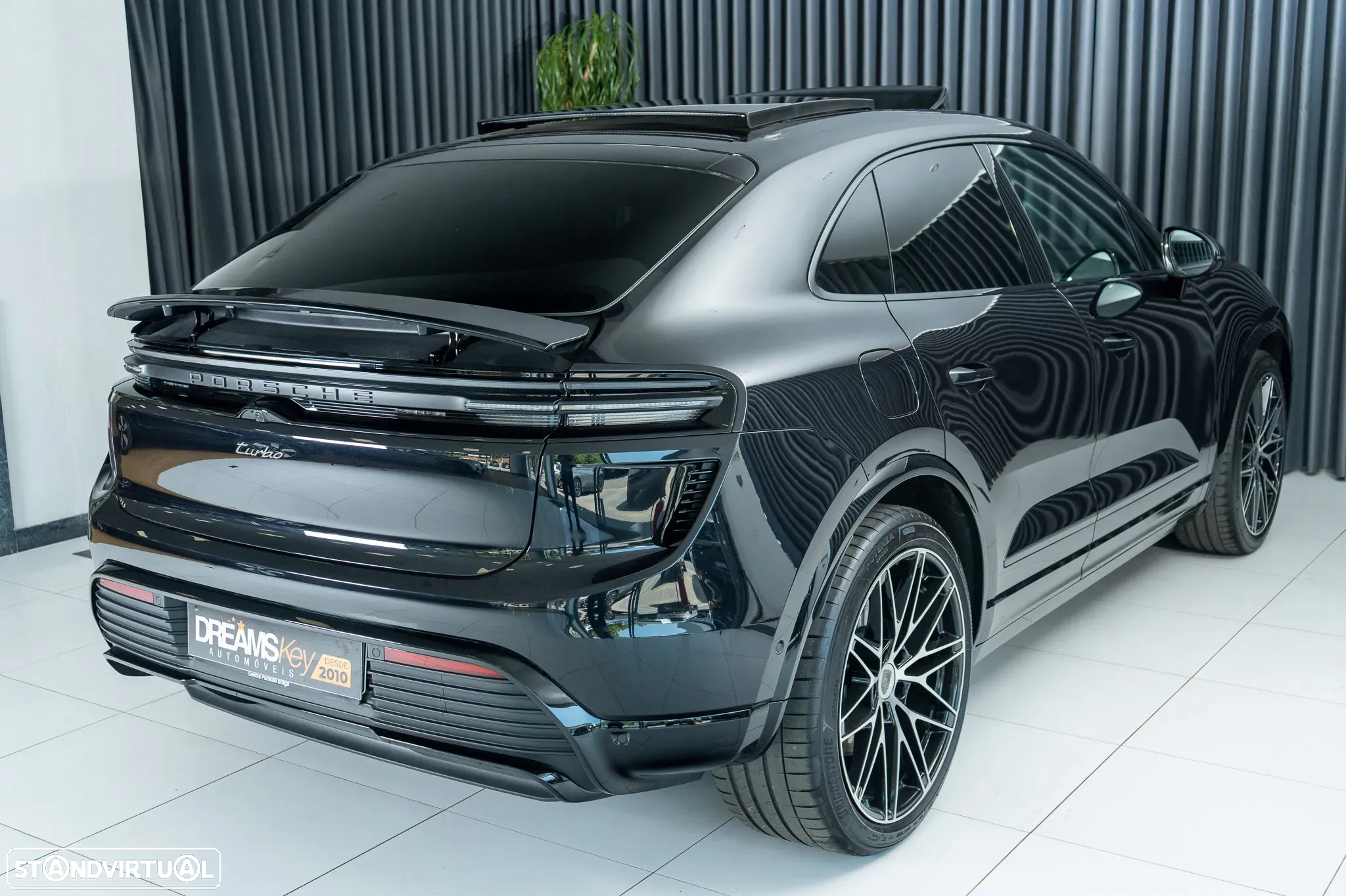 Porsche Macan Electric Turbo - 3