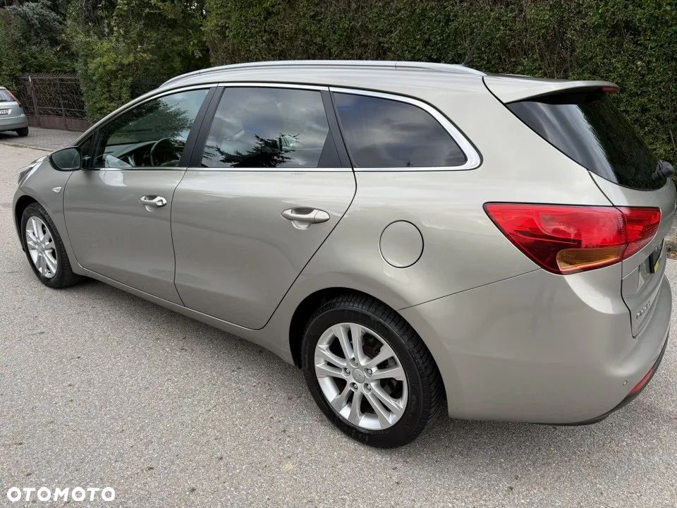 Kia Ceed 1.6 GDI SW Platinum Edition - 8