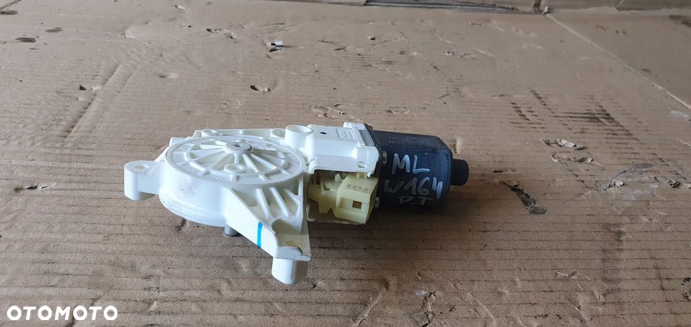 Silniczek szyby prawy tył tylny Mercedes ML W164 A2518200208 - 2