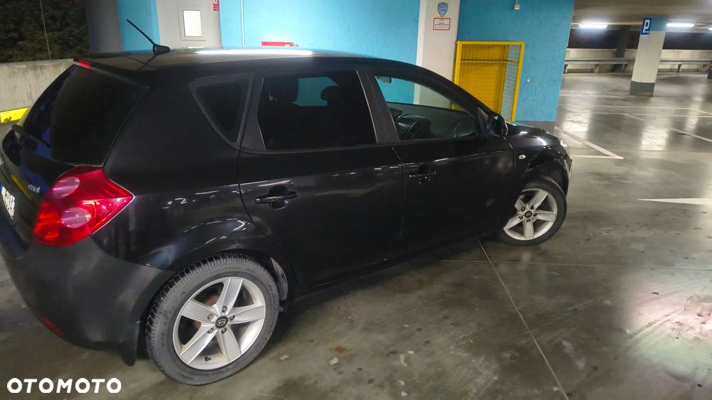 Kia Ceed 2009 photo 4