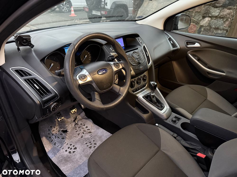 Ford Focus SW 1.6 TDCi DPF Champions Edition - 10