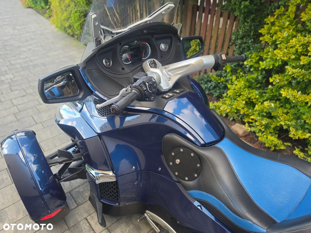 Can-Am Spyder - 15