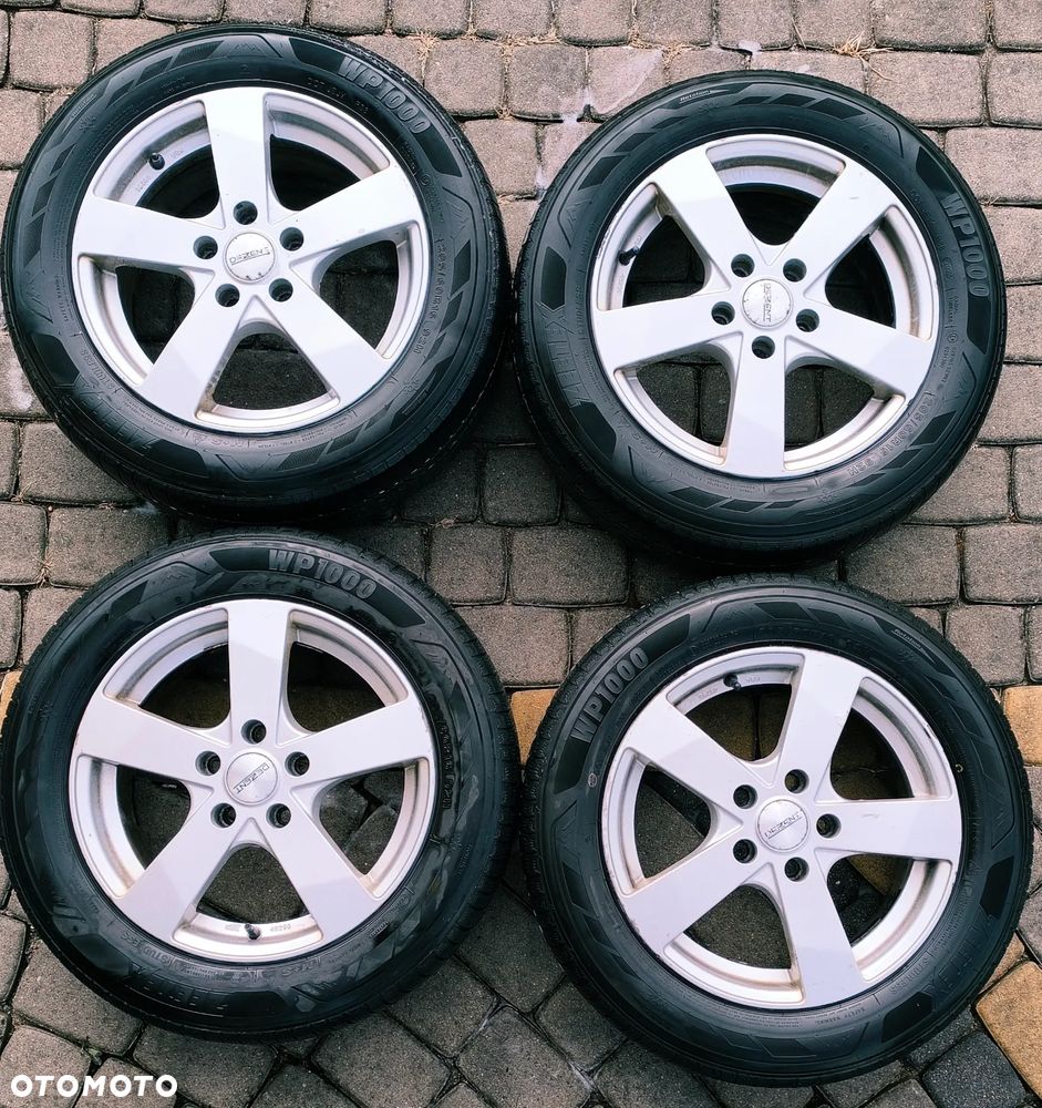 Volkswagen Passat 2.0 TDI 4Motion BlueMotion Technol Comfortline - 16