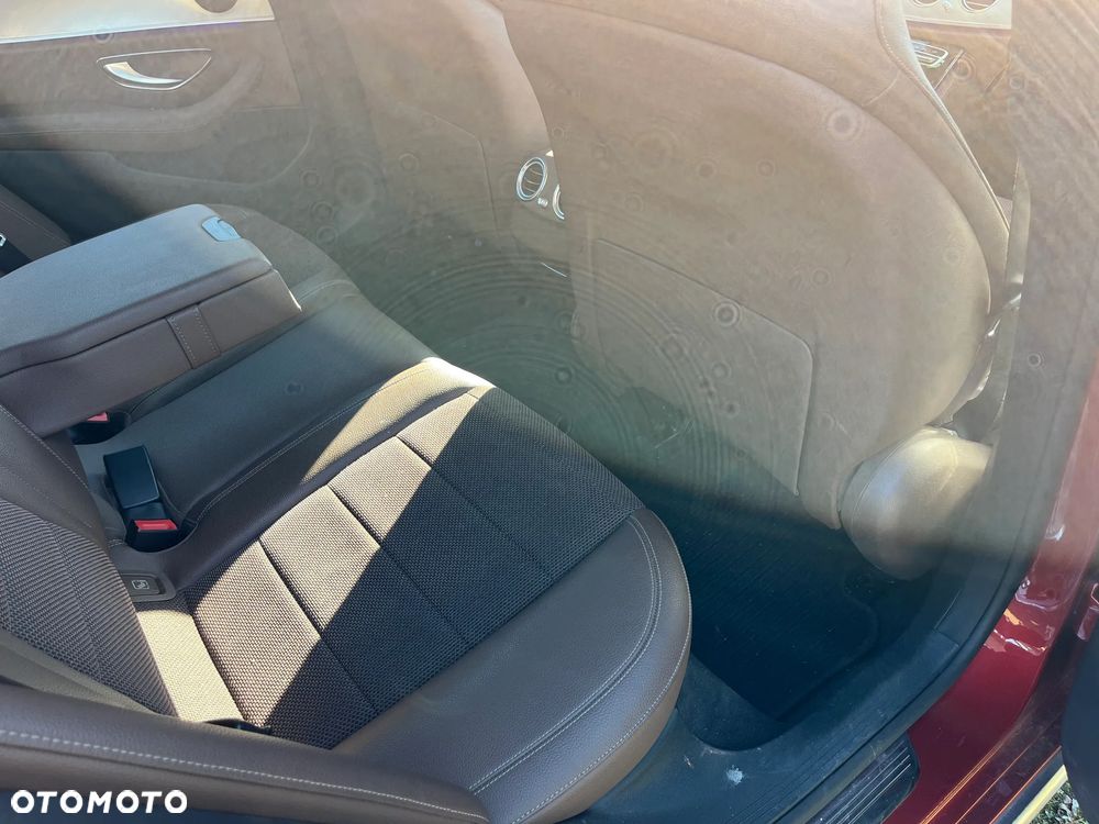 Mercedes-Benz Klasa E 200 d T 9G-TRONIC - 16