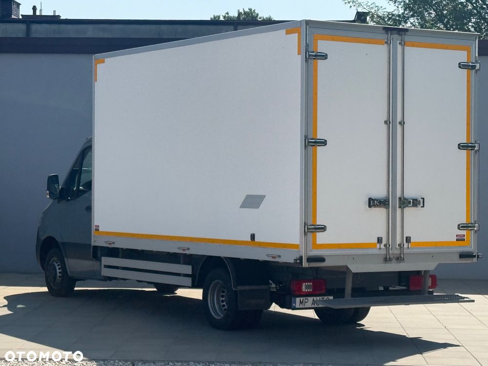 Mercedes-Benz Sprinter - 4