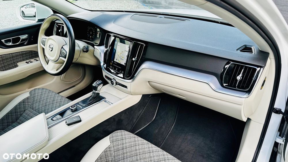 Volvo V60 T5 Geartronic Momentum - 32