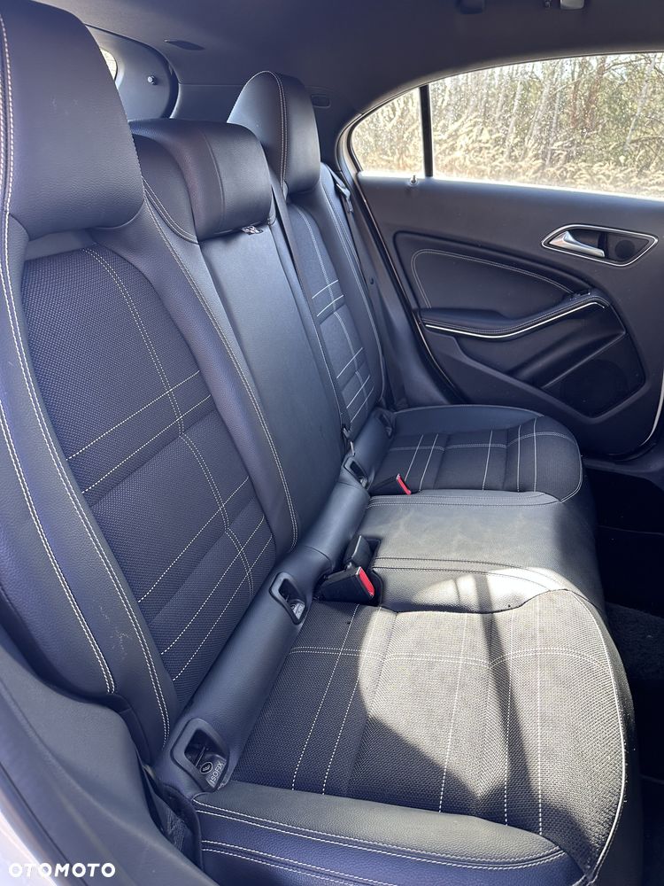 Mercedes-Benz Klasa A 180 BlueEfficiency Edition - 11
