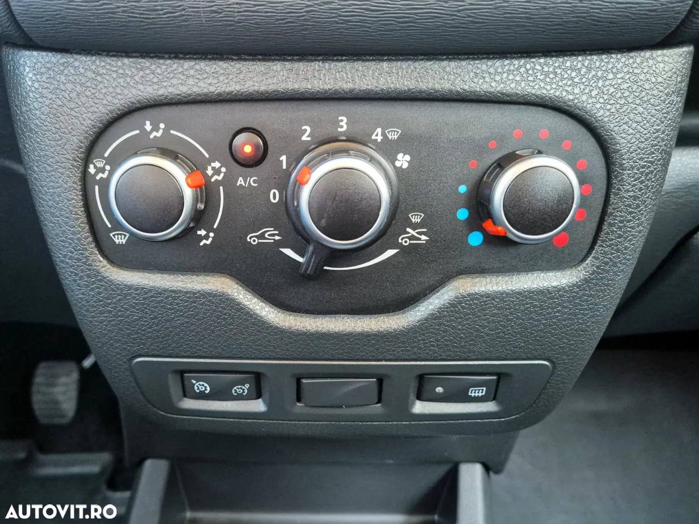 Dacia Lodgy 1.5 Blue dCi Laureate - 27