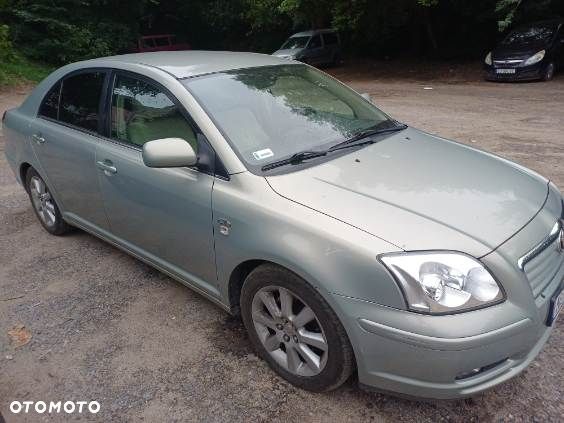 Toyota Avensis - 2