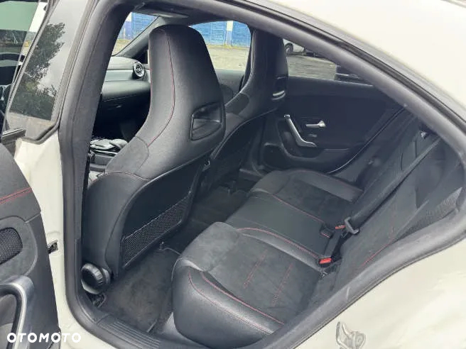 Mercedes-Benz CLA 200 d 4-Matic AMG Line 8G-DCT - 11
