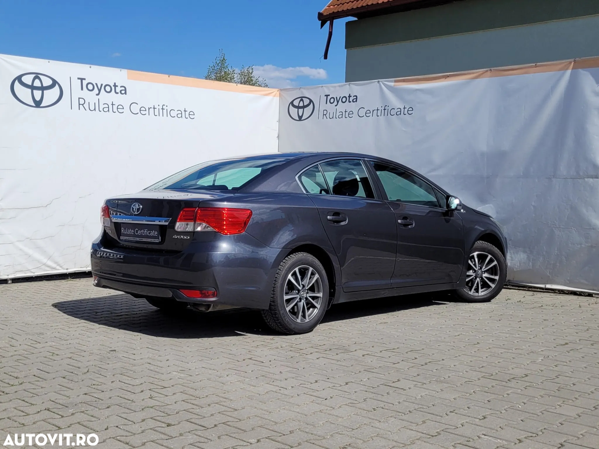 Toyota Avensis 1.8 Multidrive S Elegance - 4