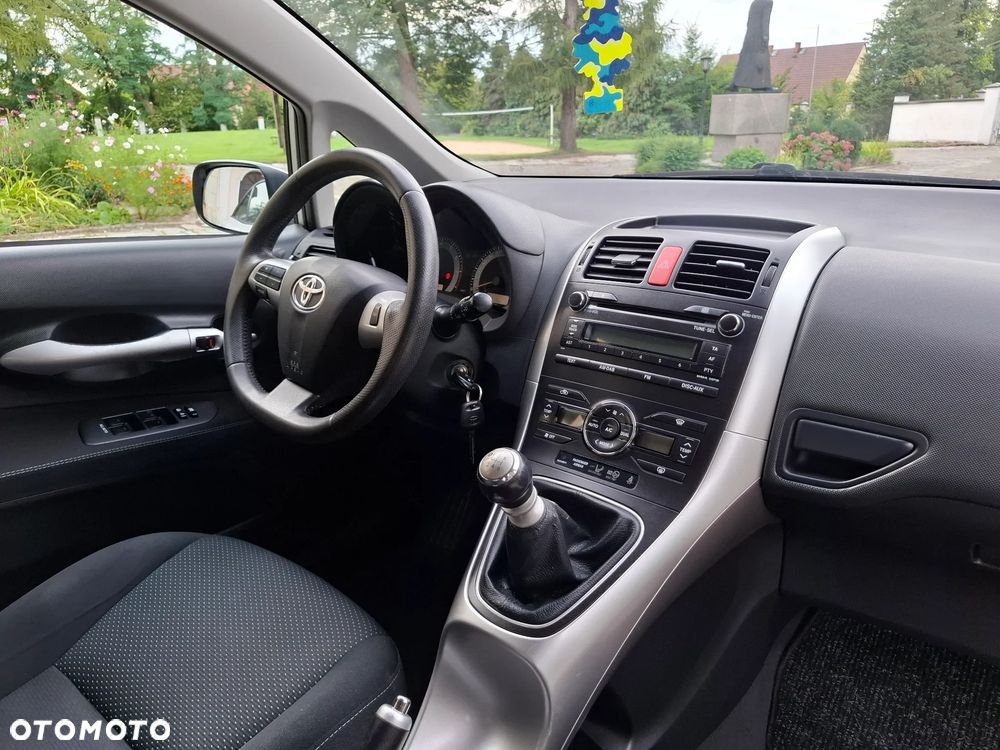 Toyota Auris 1.6 Life+ - 12