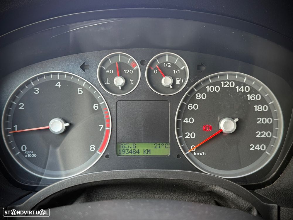 Ford Focus 1.4 16V Sport - 12