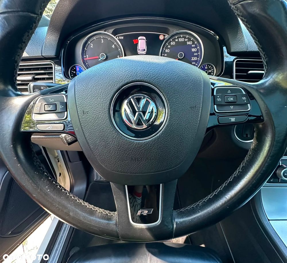 Volkswagen Touareg 3.0 V6 TDI BMT - 29