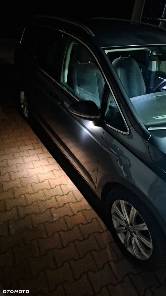 Volkswagen Touran - 19
