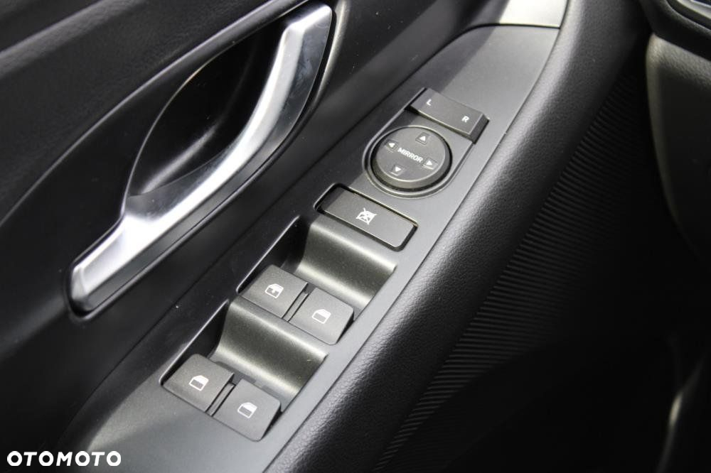 Hyundai i30 - 19
