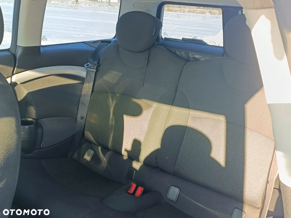 MINI Cooper Standard - 26