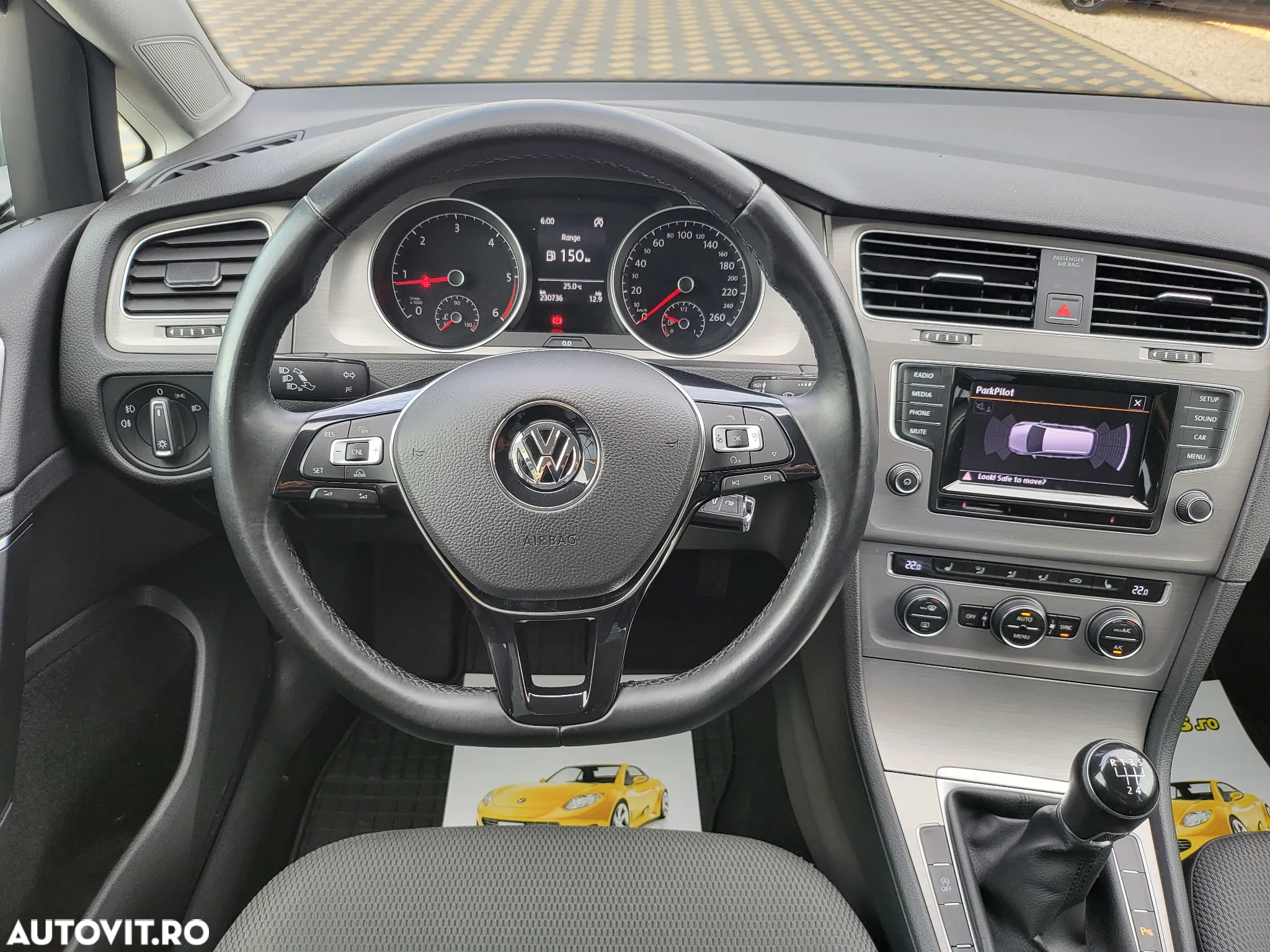 Volkswagen Golf 1.6 TDI BMT Comfortline - 10
