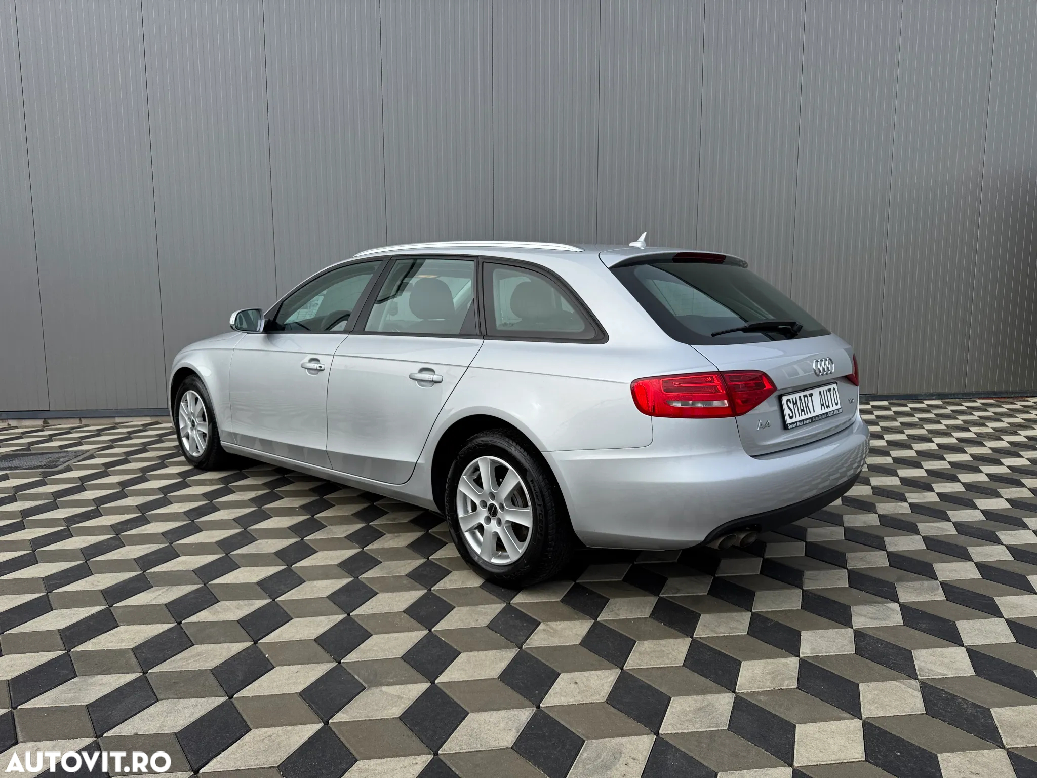 Audi A4 Avant 2.0 TDI DPF multitronic Attraction - 3