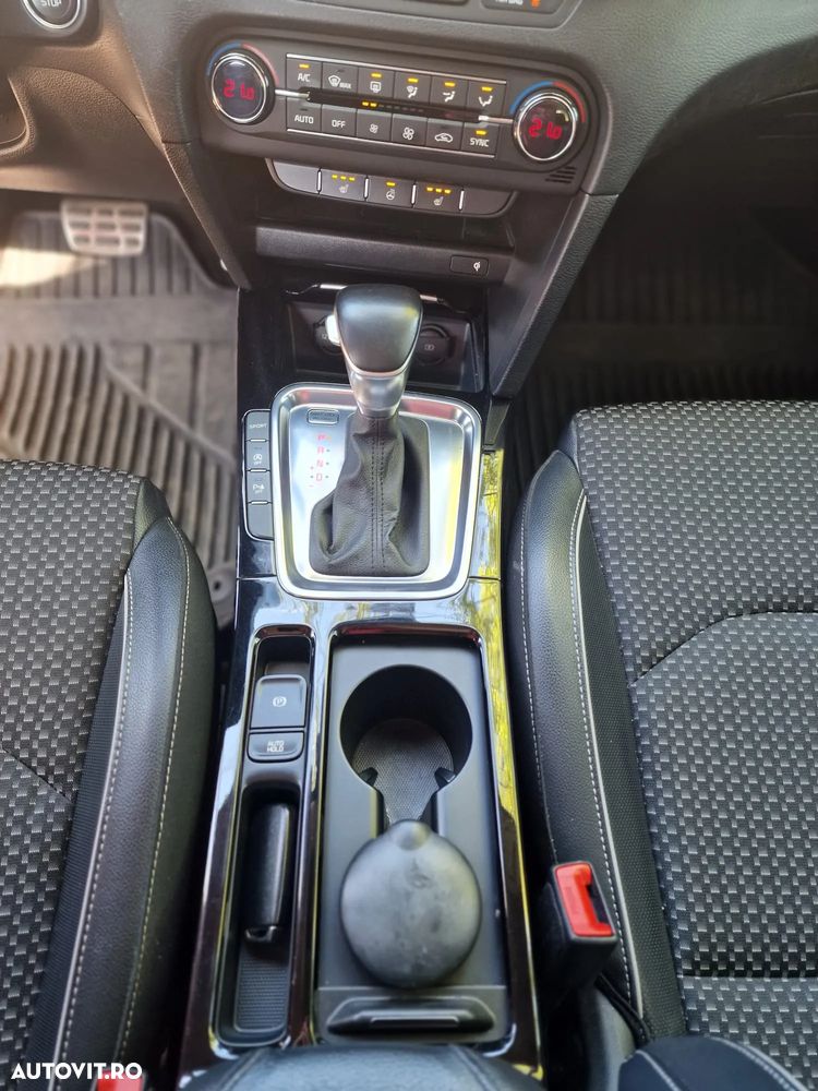 Kia Ceed SW 1.6 CRDi DCT Platinum Edition - 22