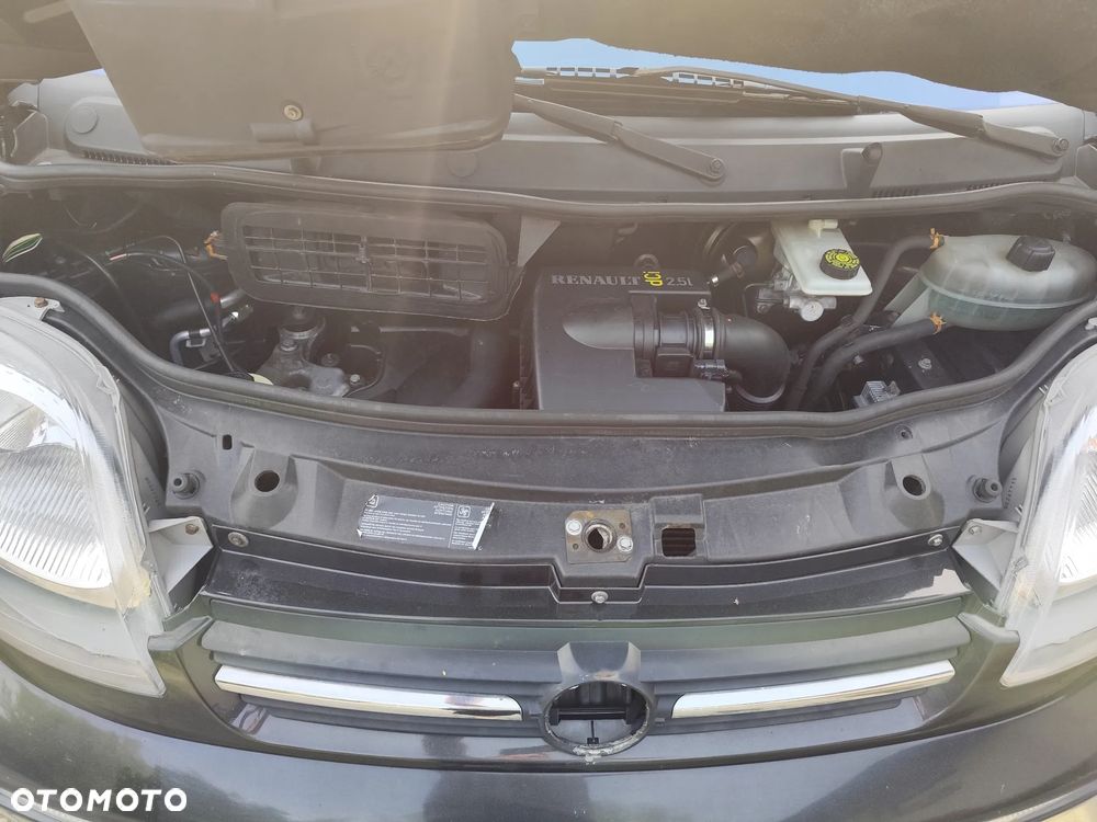 Renault Trafic Passenger - 9