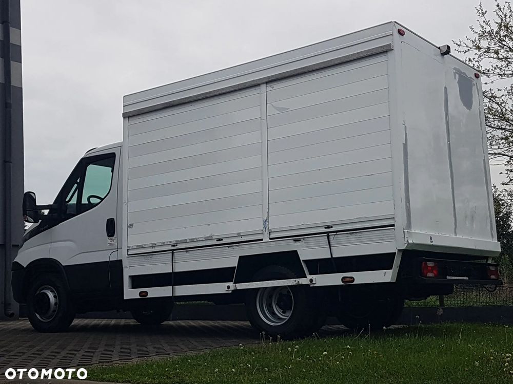 Iveco 70C18 KONTENER ROLETY BOK DO TRANSPORTU WODY 3,23x2,21x1,86 KLIMA DMC 7000KG RAMA PODWOZIE - 28
