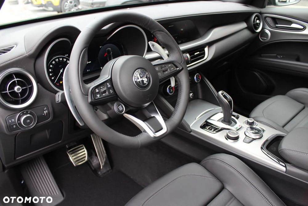 Alfa Romeo Stelvio 2.0 Turbo Veloce Q4 - 13
