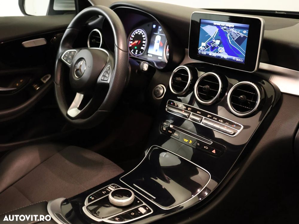 Mercedes-Benz C 180 Coupe 9G-TRONIC - 25