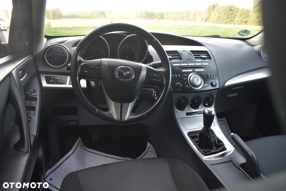 Mazda 3 1.6 Active + - 23