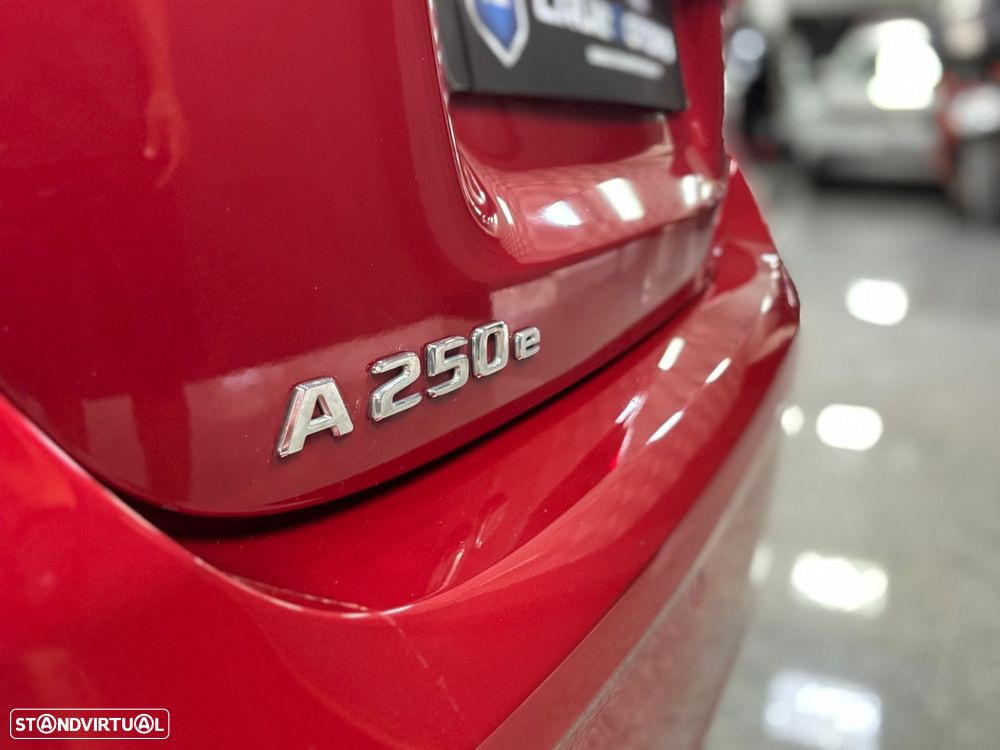Mercedes-Benz A 250 e AMG Line - 24