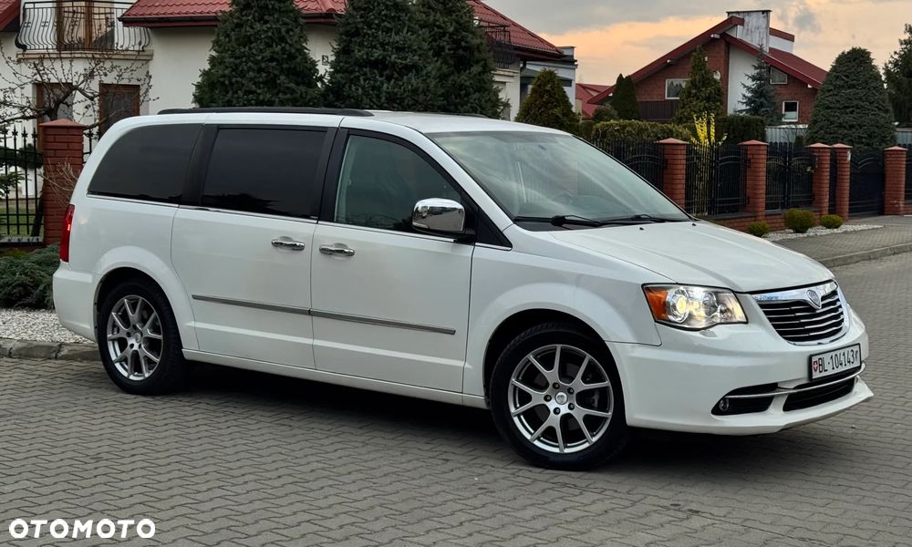 Lancia Voyager 2.8 Multijet 16v Platinum - 11